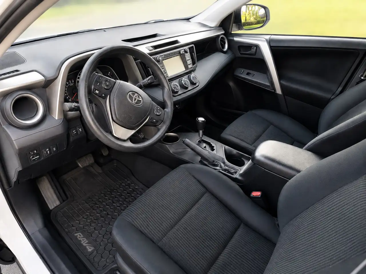 Toyota RAV 4 снимка Toyota RAV 4