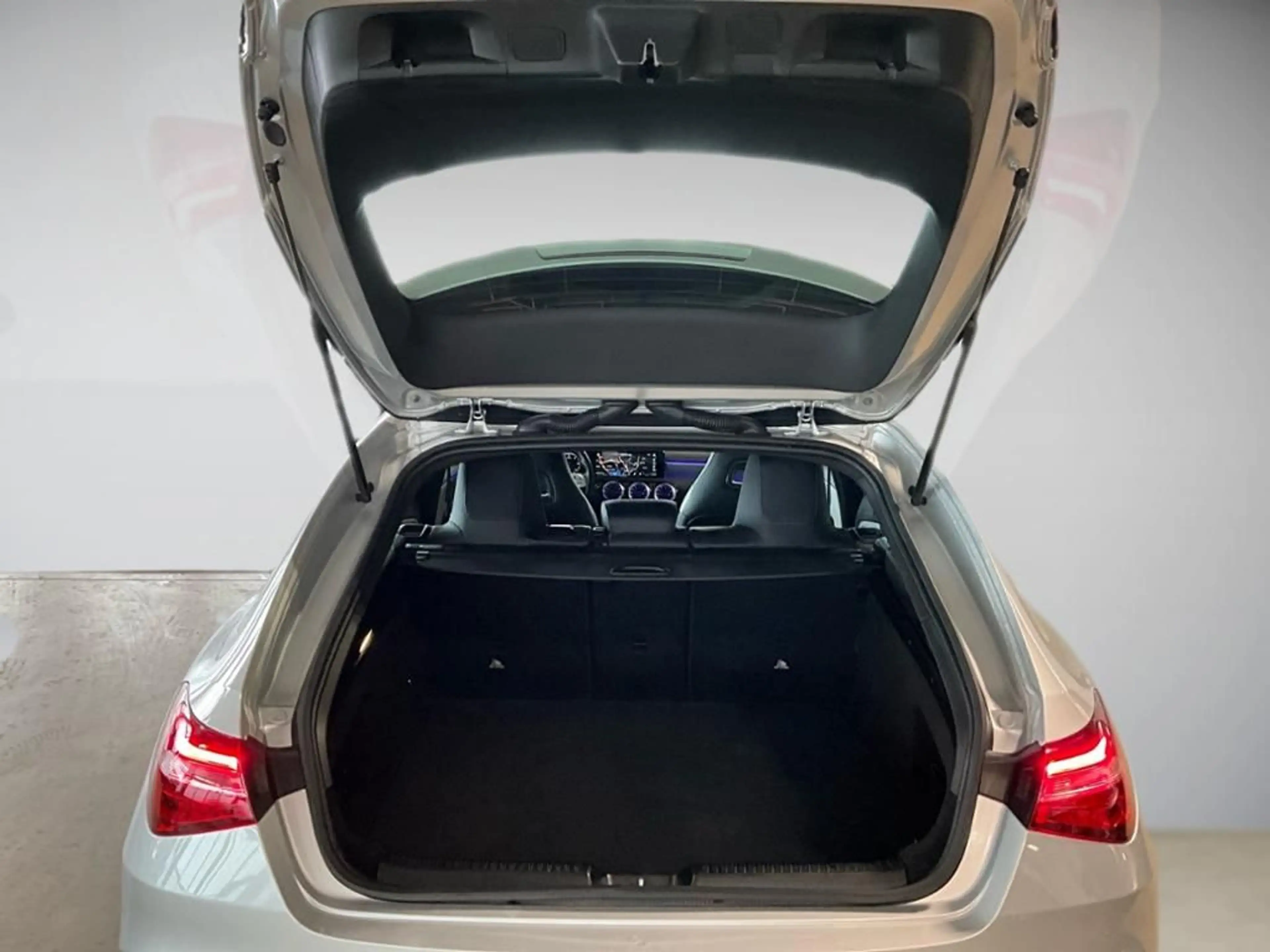 Mercedes-Benz CLA 220 CLA 220 d 4MATIC AMG Shooting Brake AUT Kam. LM — photo 14