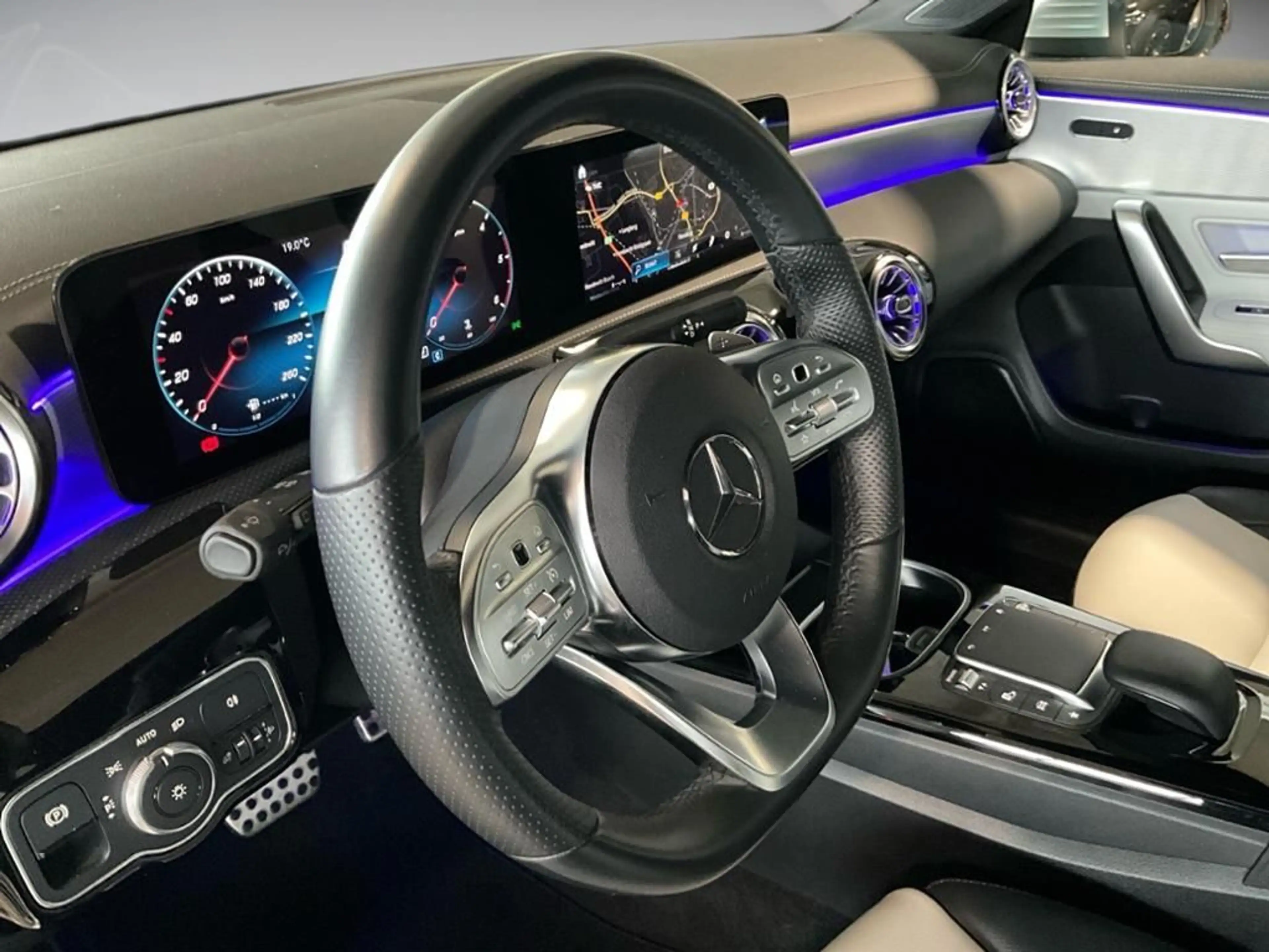 Mercedes-Benz CLA 220 CLA 220 d 4MATIC AMG Shooting Brake AUT Kam. LM — photo 8