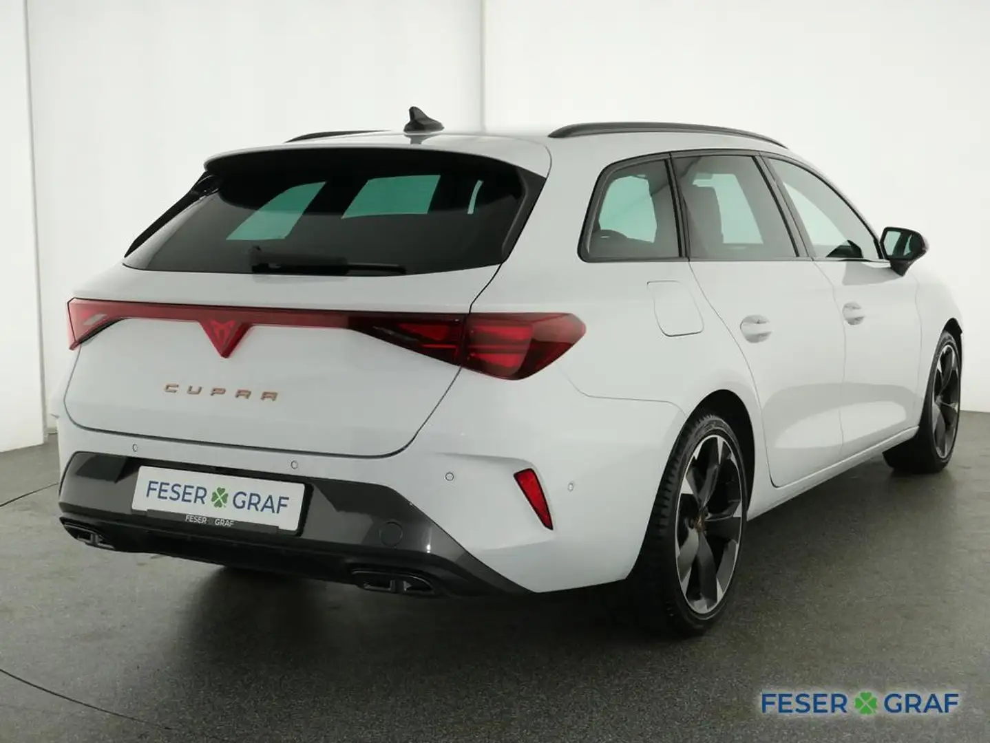 CUPRA Leon Sportstourer 1.5 eTSI DSG LED / ACC / RearView / e Weiß - 2