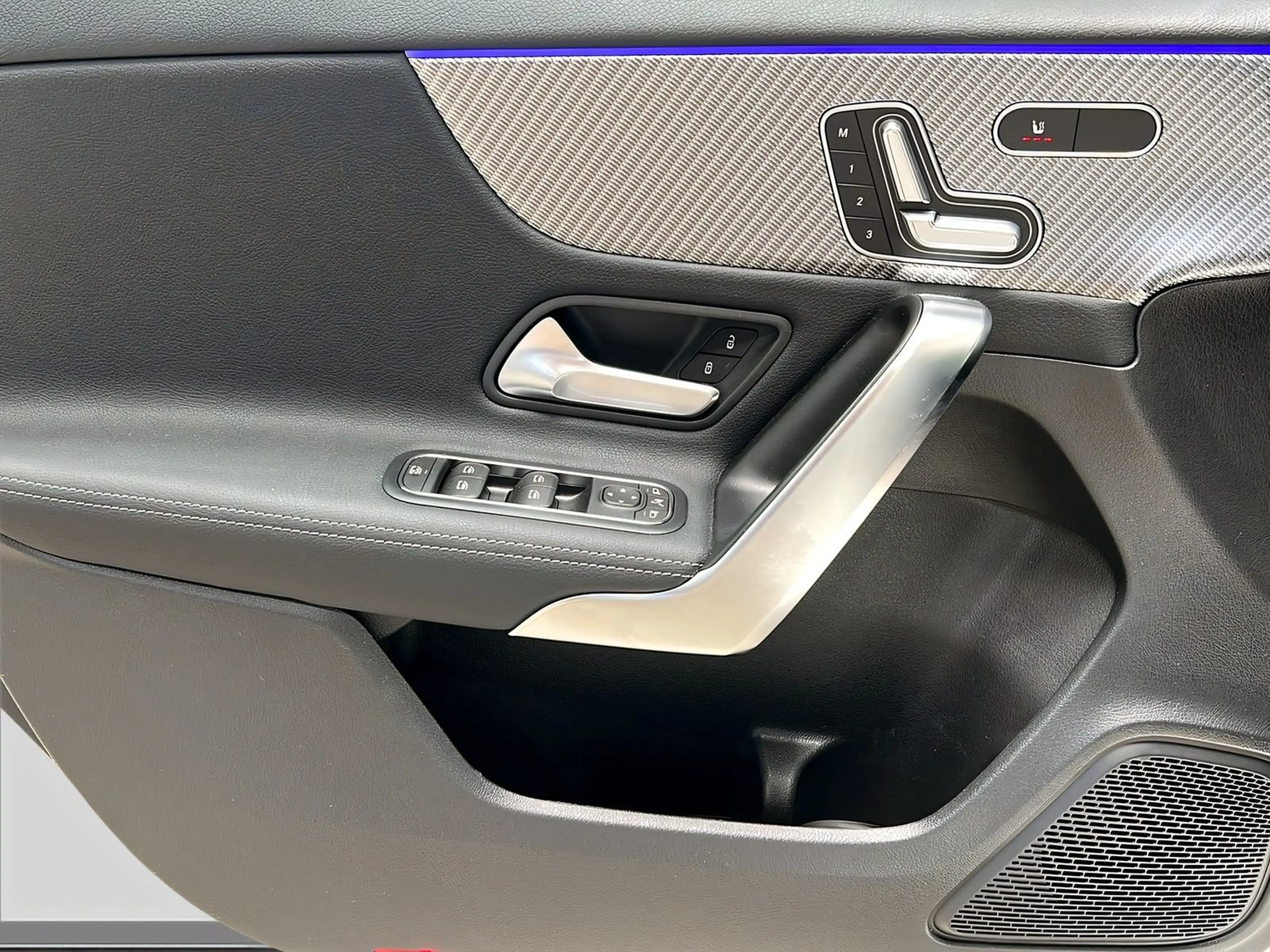 Mercedes-Benz A 200 PROGRESSIVE+MULTI+Pano+Kamera+Shz+TotW+AHK — photo 13