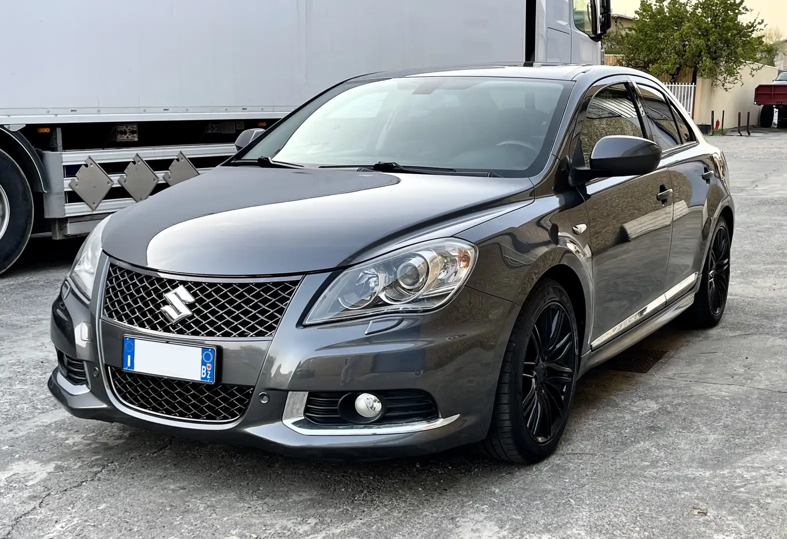 Suzuki Kizashi 2.4 Sport 4wd 178cv cvt Grey - 2