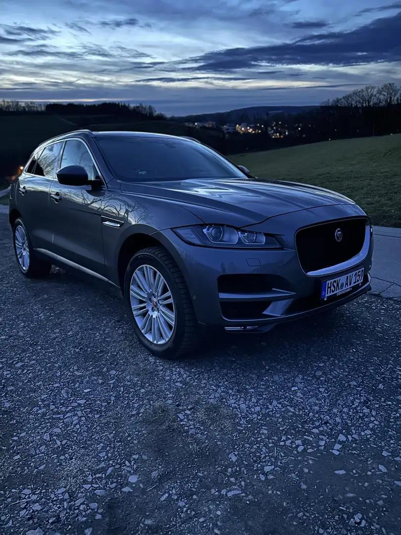 Jaguar F-Pace Prestige AWD Grau - 1