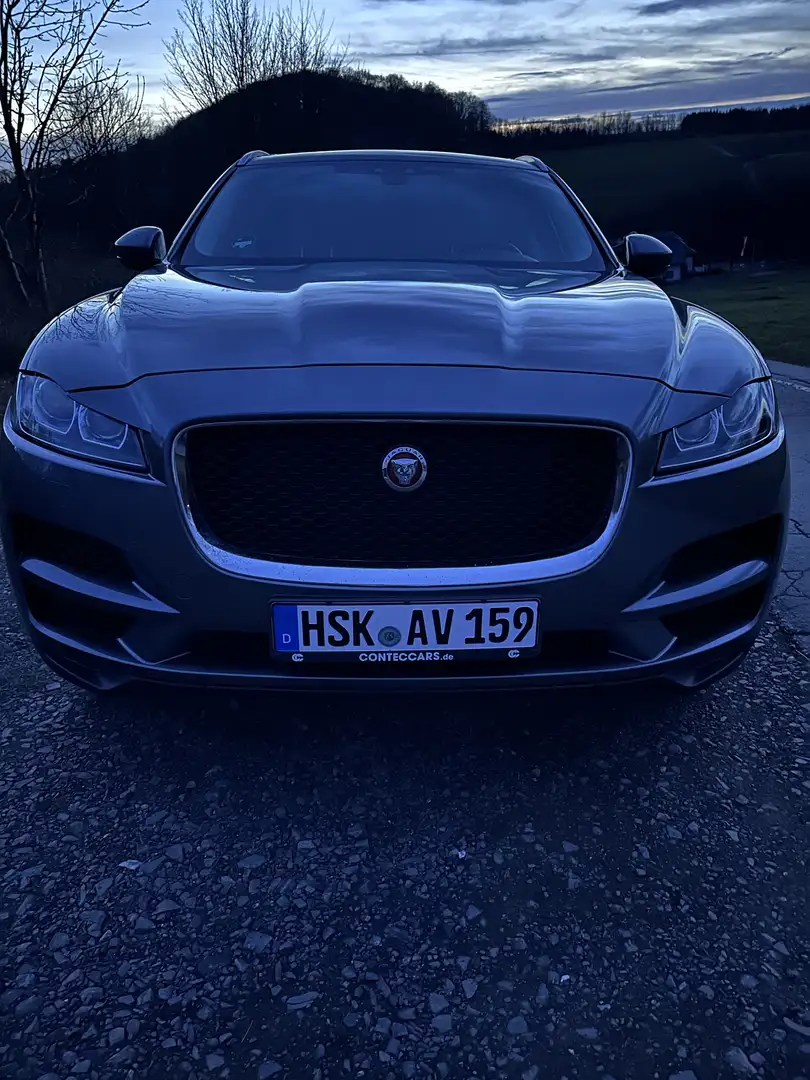 Jaguar F-Pace Prestige AWD Grau - 2