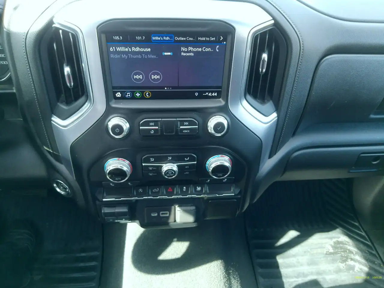 GMC Sierra 1500 снимка GMC Sierra 1500