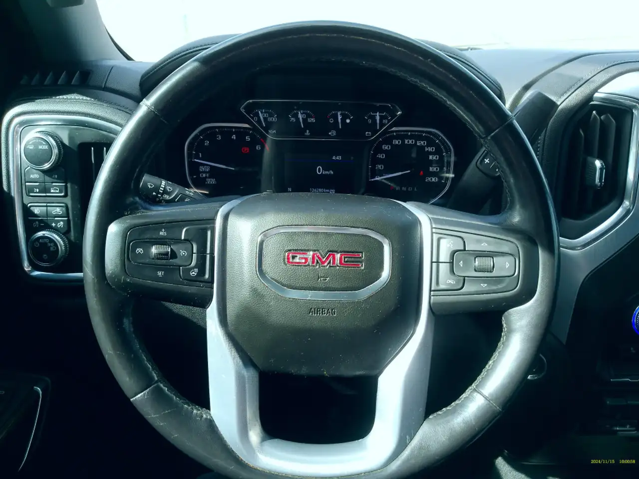 GMC Sierra 1500 снимка GMC Sierra 1500
