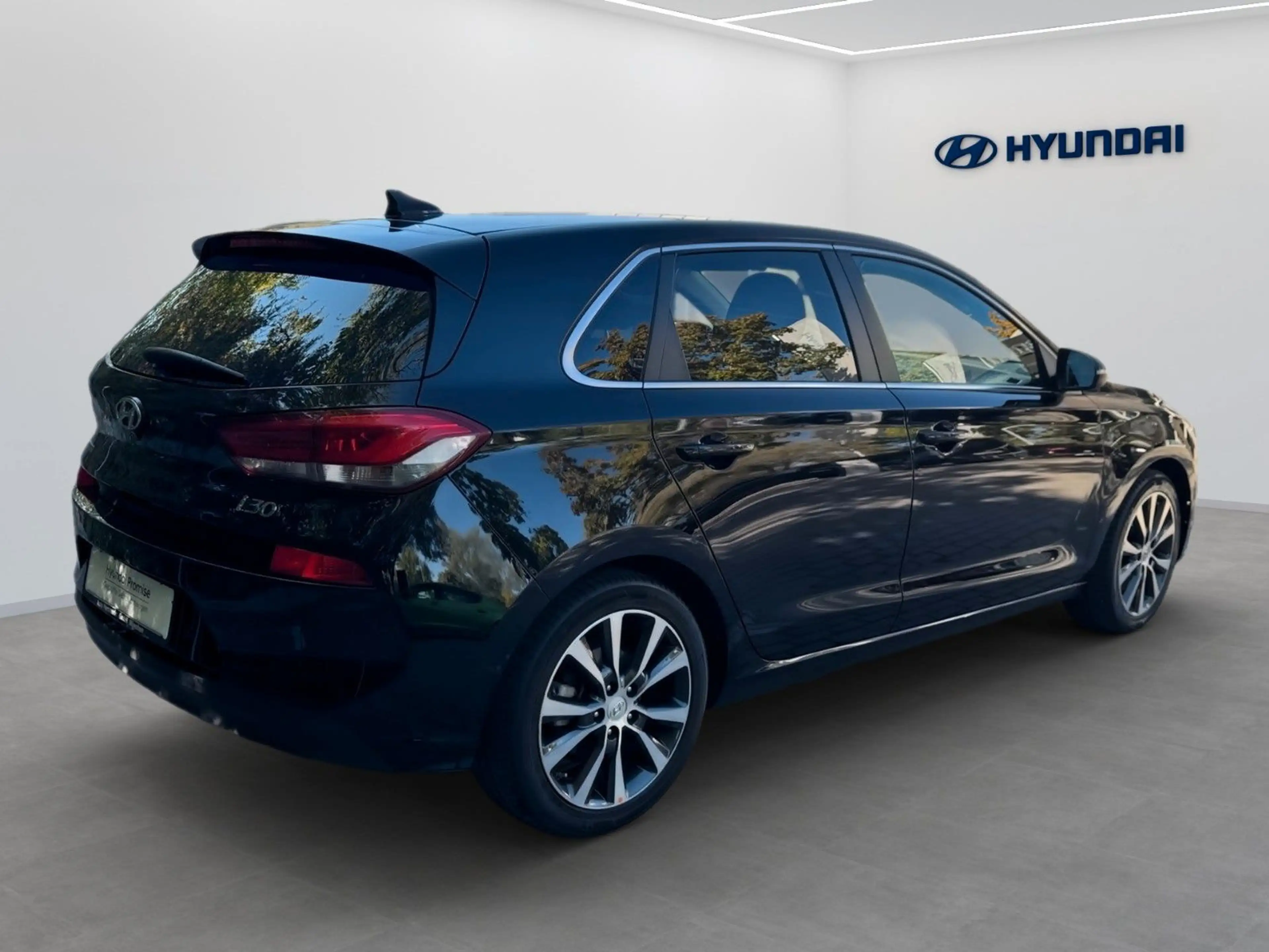 Hyundai i30 Intro ++TOP ZUSTAND+TOP AUSSTATTUNG — photo 3