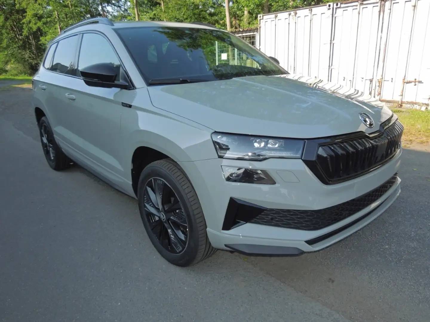 Skoda Karoq 1.5 TSI Sportline/Matrix/AHK/Navi/Kamera Gris - 1