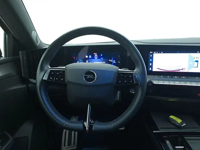 Opel Astra view 11