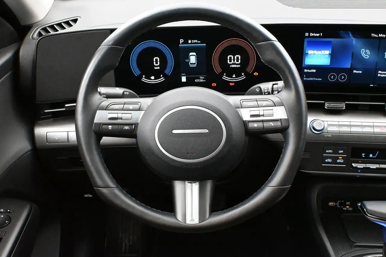 Hyundai KONA снимка Hyundai KONA