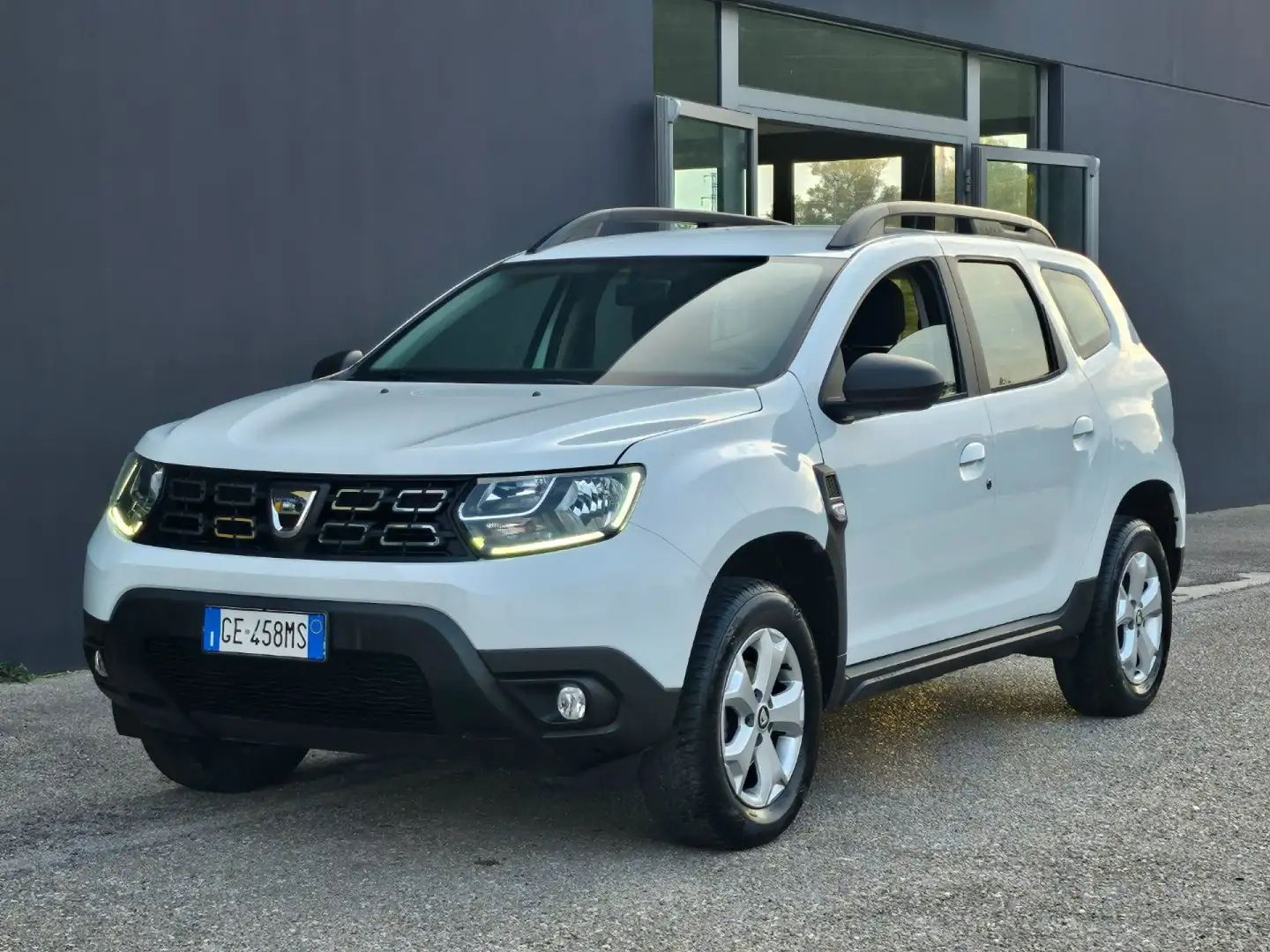 Dacia Duster 1.5 dCi 115 CV 4x2 Comfort GANCIO TRAINO Bianco - 1