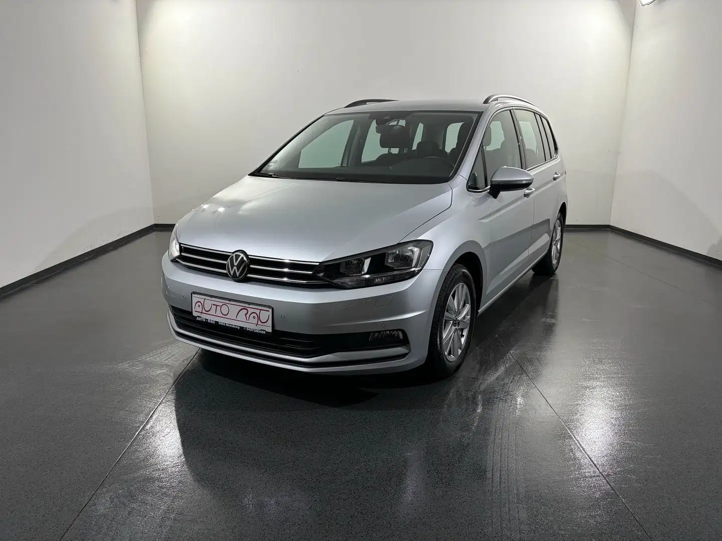 Volkswagen Touran 2.0 TDI SCR CL DSG Silber - 2