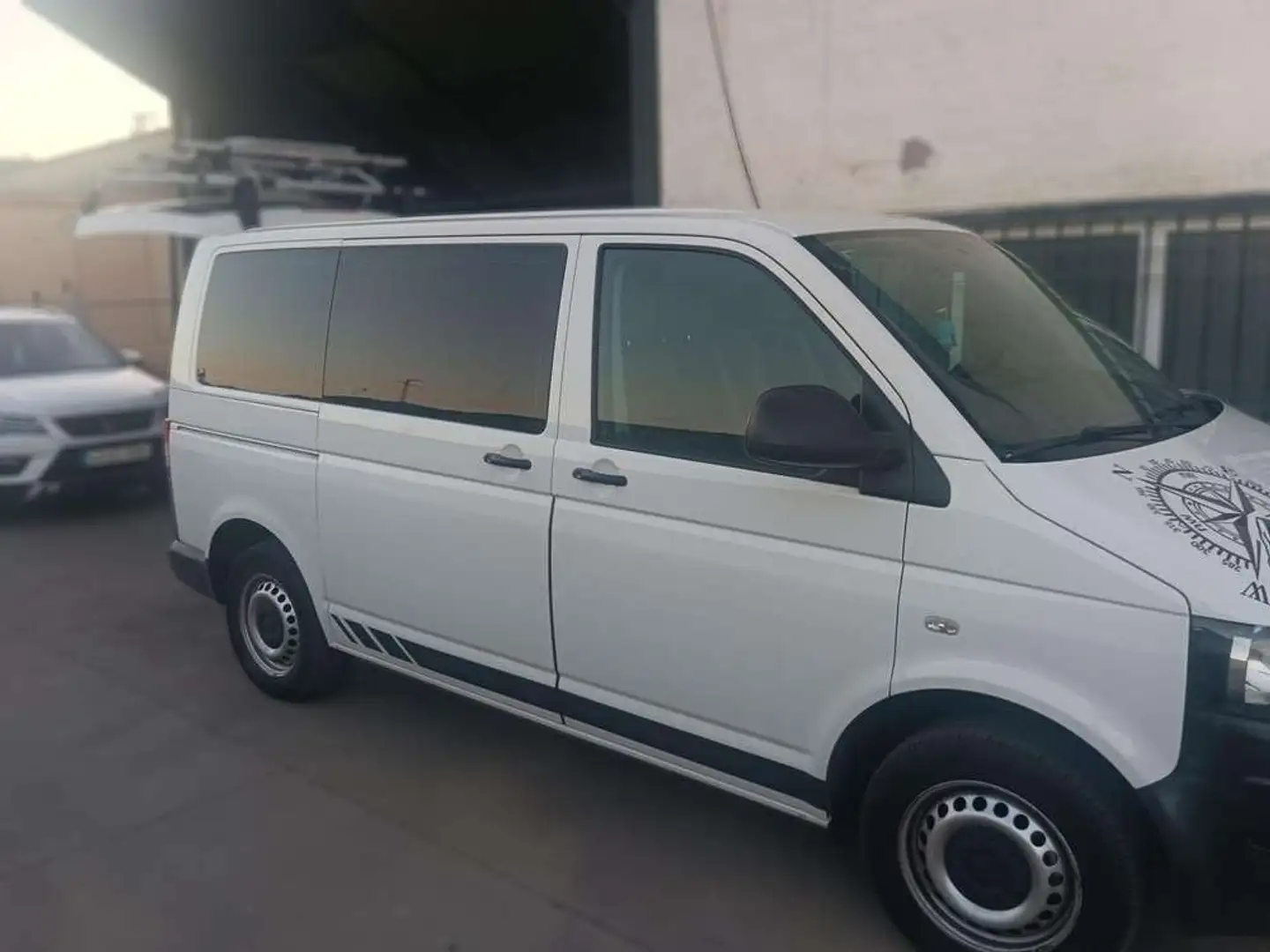 Volkswagen Transporter Kombi PRO Largo TM 2.0 TDI BMT 84CV Blanco - 2