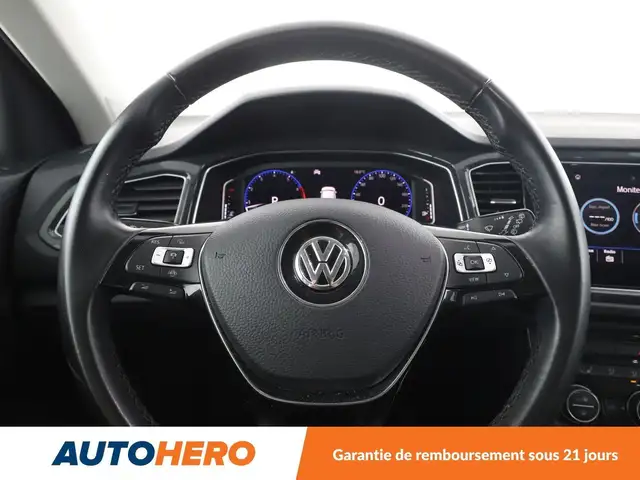 Volkswagen T-Roc view 19