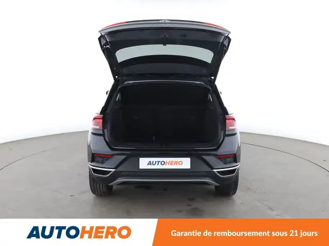 Volkswagen T-Roc view 16