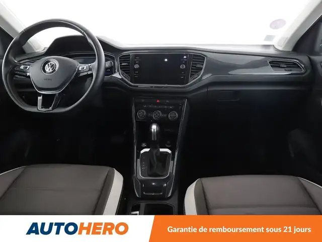 Volkswagen T-Roc view 12
