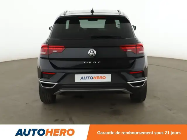 Volkswagen T-Roc view 5