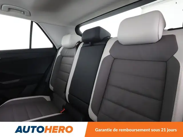 Volkswagen T-Roc view 14