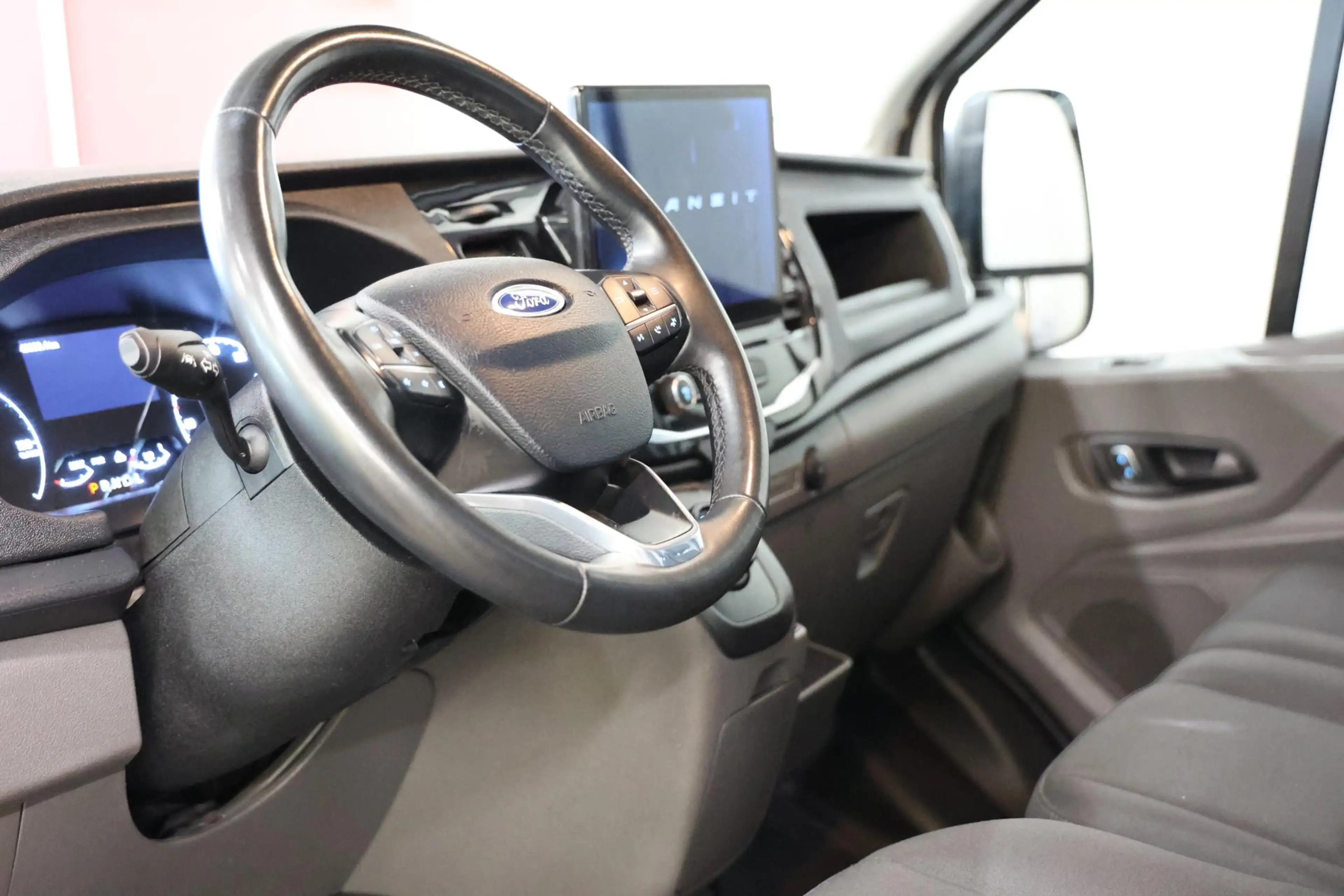 Ford E-Transit 350 L4H3 Trend 68 kWh — photo 7