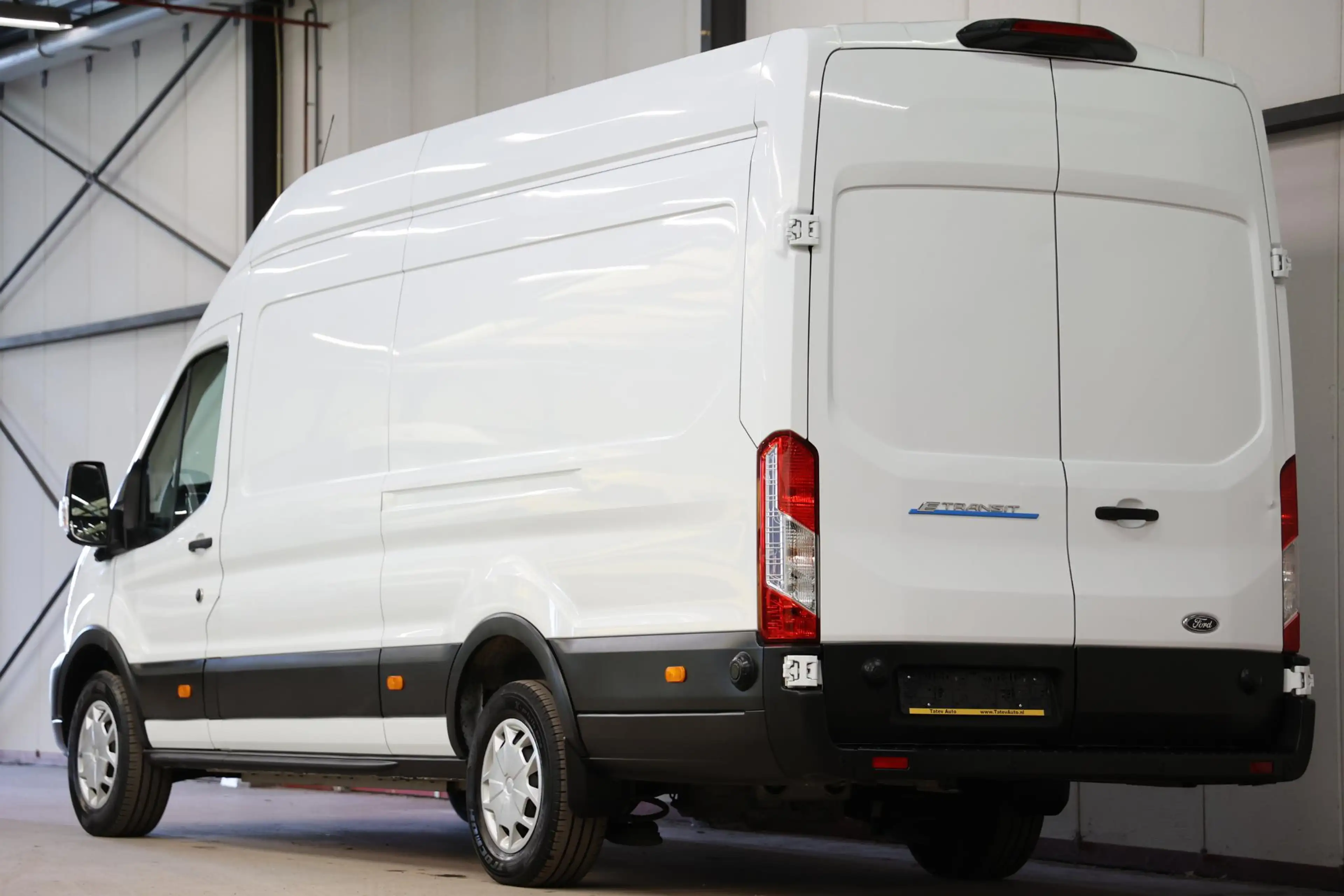 Ford E-Transit 350 L4H3 Trend 68 kWh — photo 3
