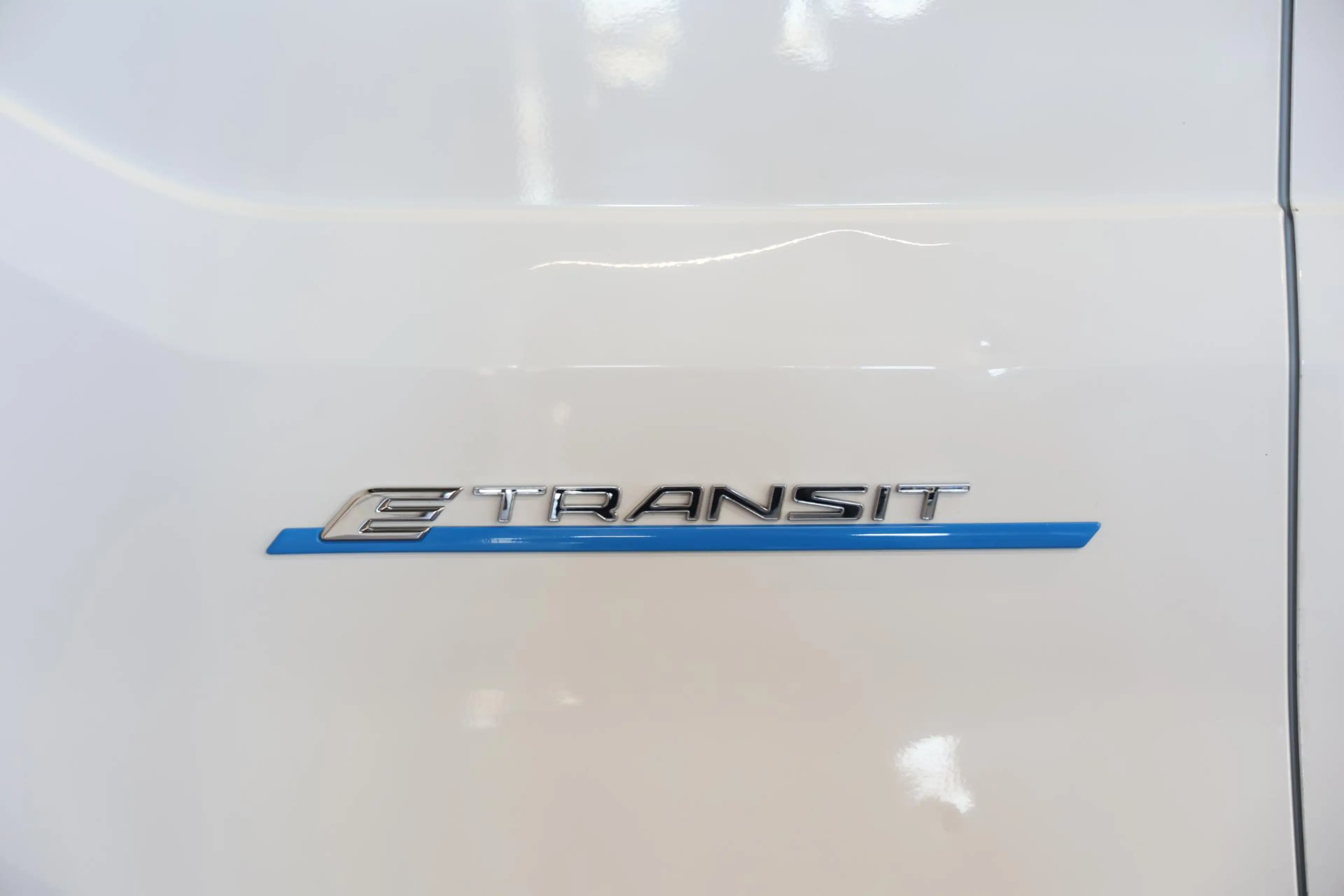 Ford E-Transit 350 L4H3 Trend 68 kWh — photo 14
