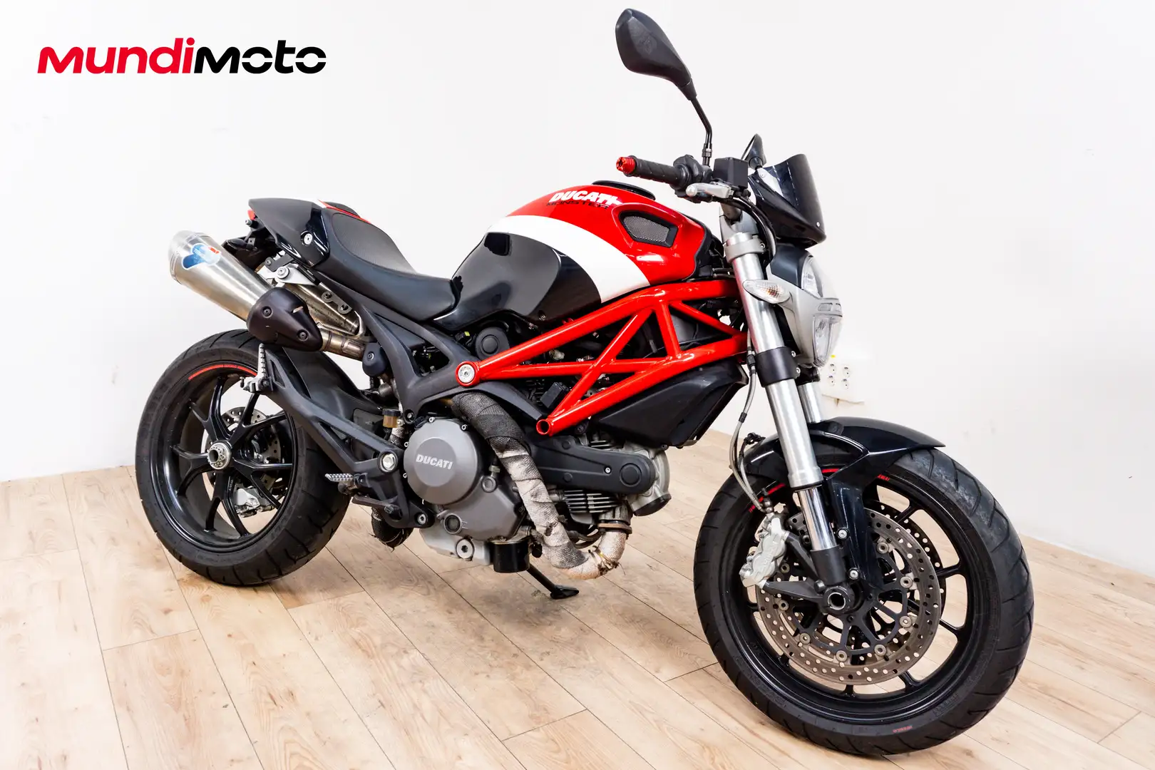 Ducati Monster 796 - 2