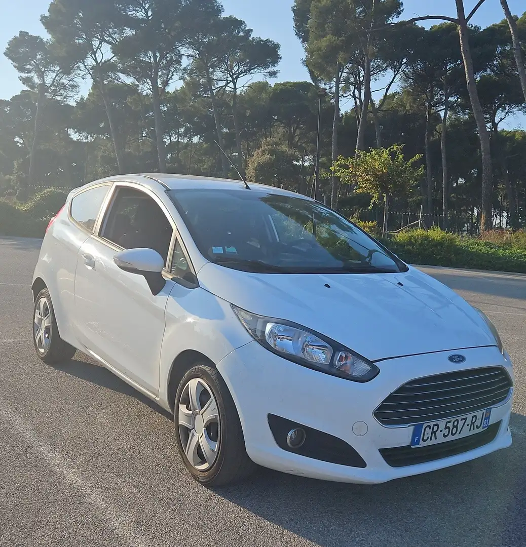 Ford Fiesta 1.0 EcoBoost 100 S&S Trend Blanc - 1