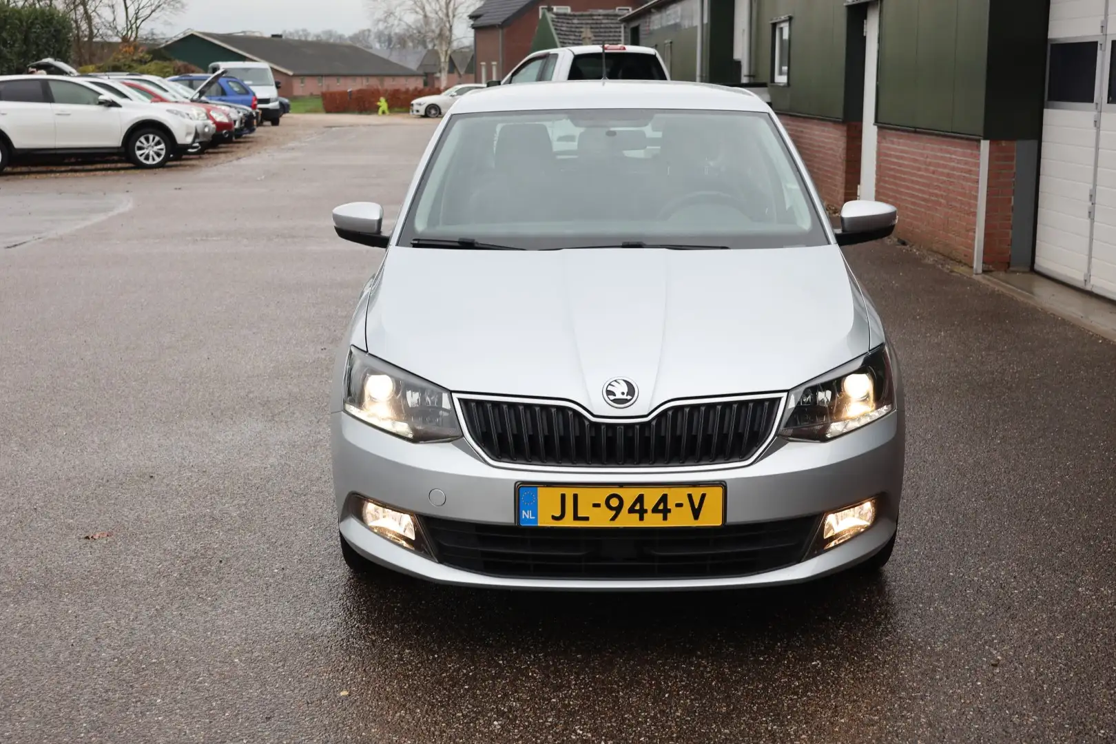 Skoda Fabia 1.0 Ambition Businessline, Cruise control, Navigat Grau - 2