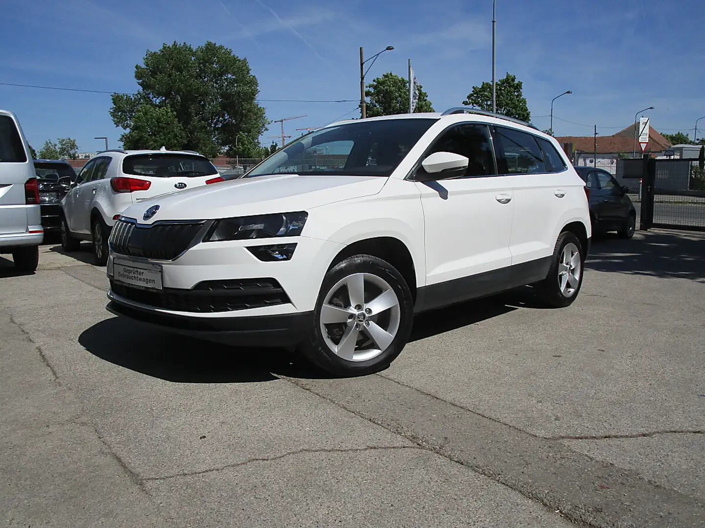Skoda Karoq 2,0 TDI Ambition SC Weiß - 2