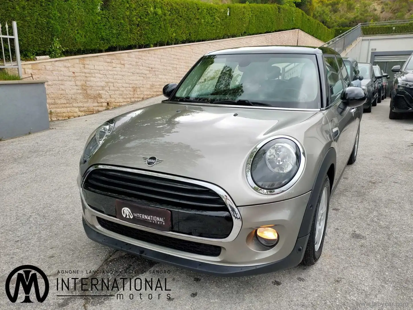 MINI Cooper Cooper D Business 5 porte AUTO Grigio - 1