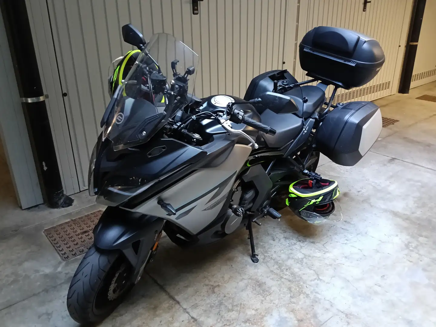 CFMOTO 650GT 650gt Szürke - 1