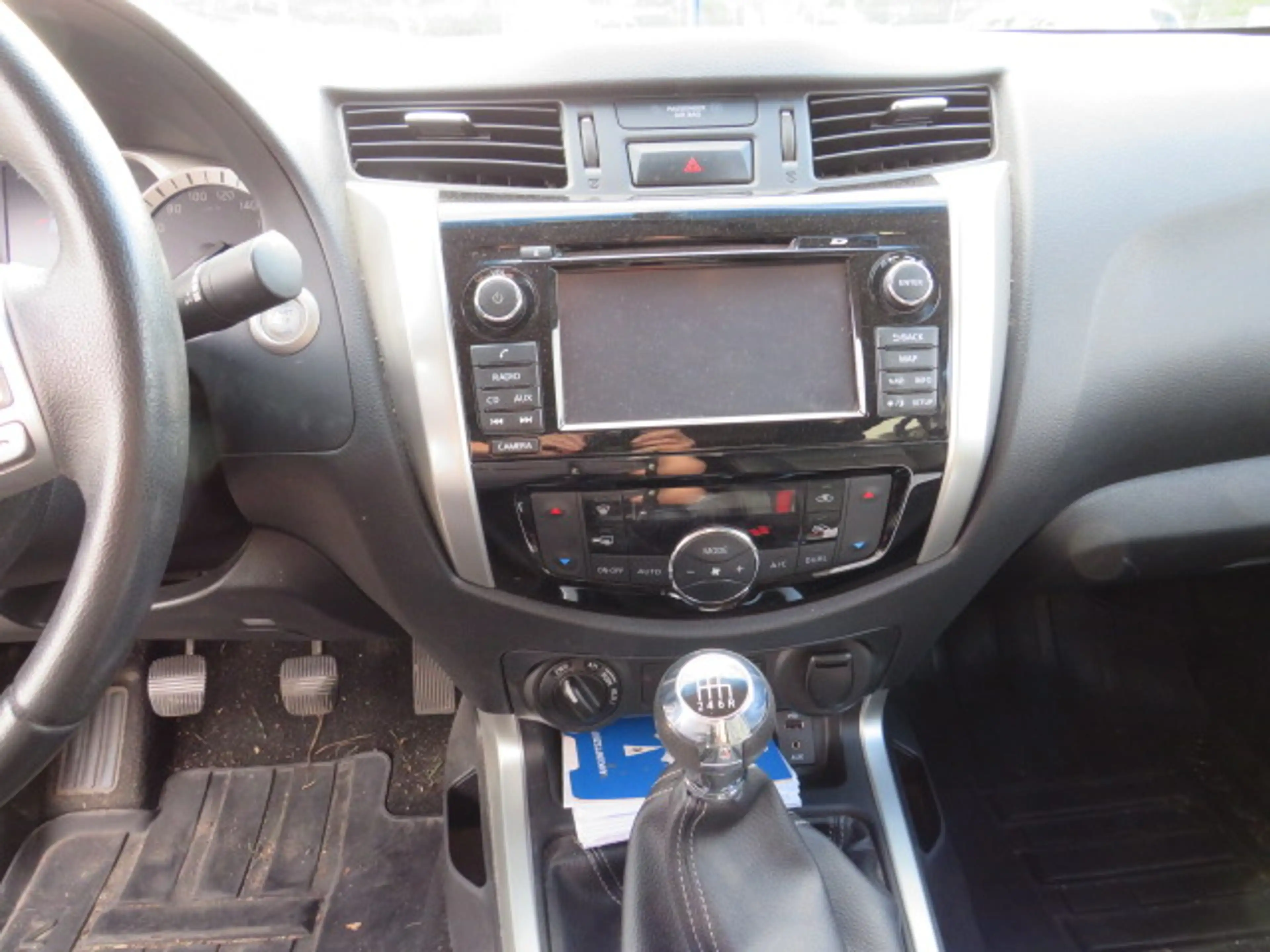 Nissan NP300 Tekna Double Cab 4x4 — photo 11