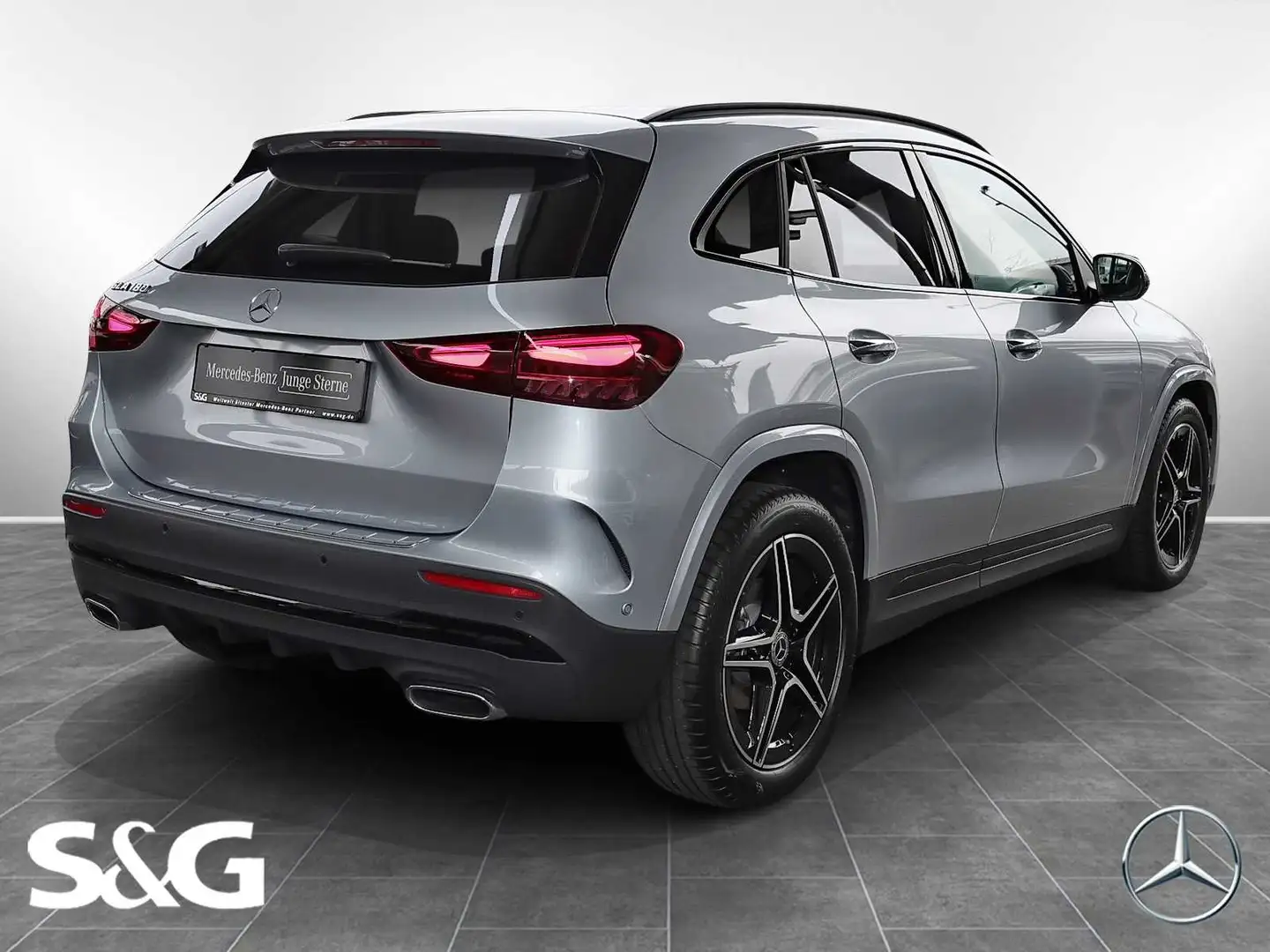 Mercedes-Benz GLA 180 AMG TOTWINKEL+360°+KEYLESS+SPURHALTE+19" Silber - 2