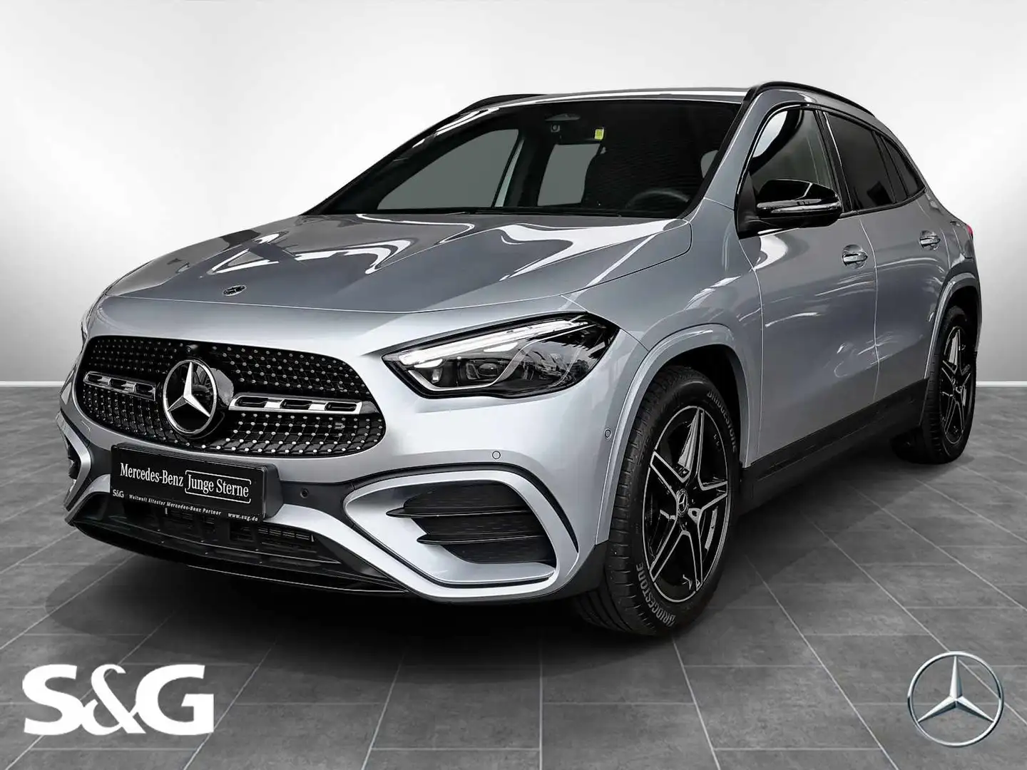 Mercedes-Benz GLA 180 AMG TOTWINKEL+360°+KEYLESS+SPURHALTE+19" Silber - 1