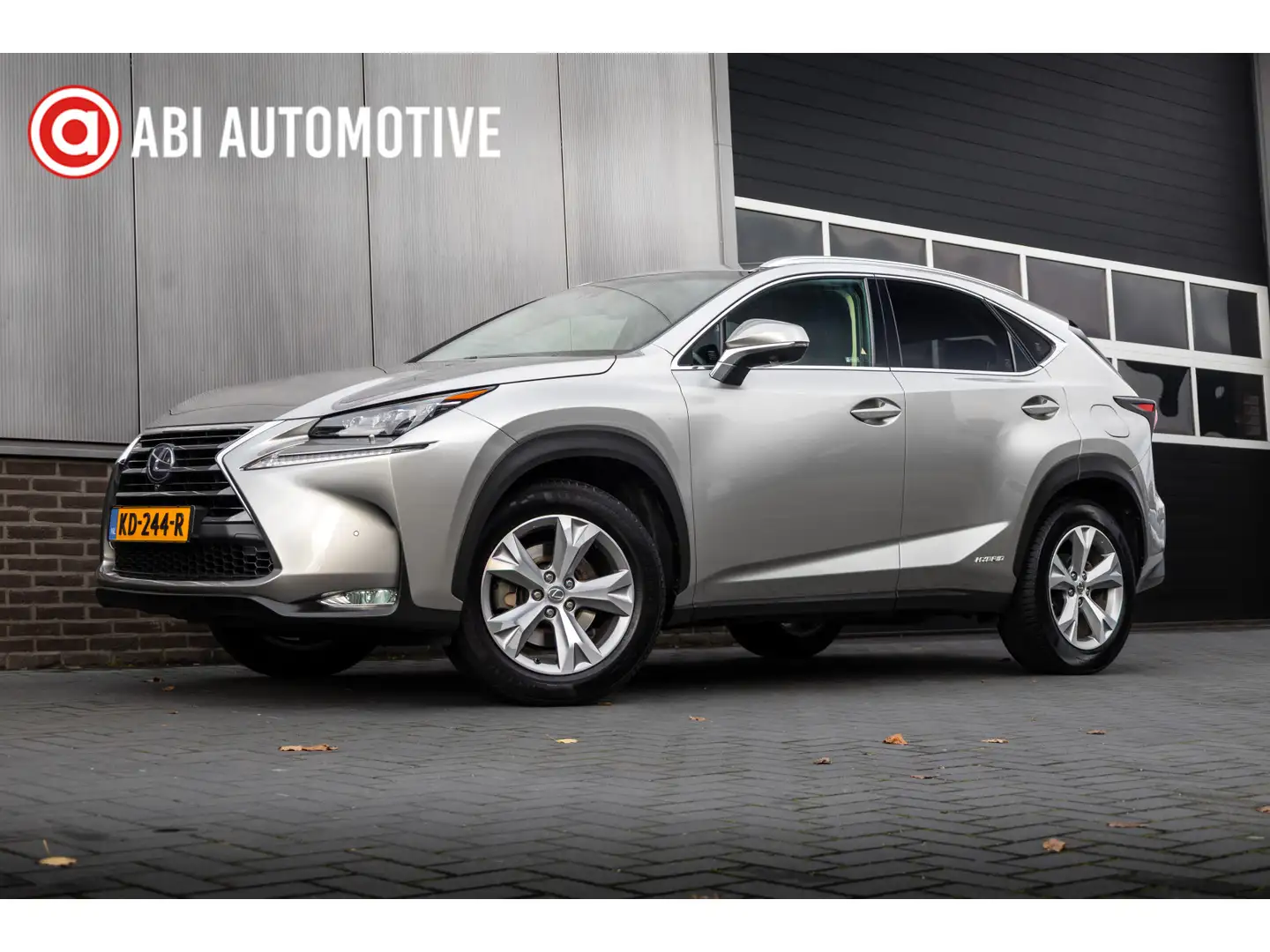 Lexus NX 300h 198 pk AWD President Line / Red-Carpet/ Stoel.Verw Grijs - 1