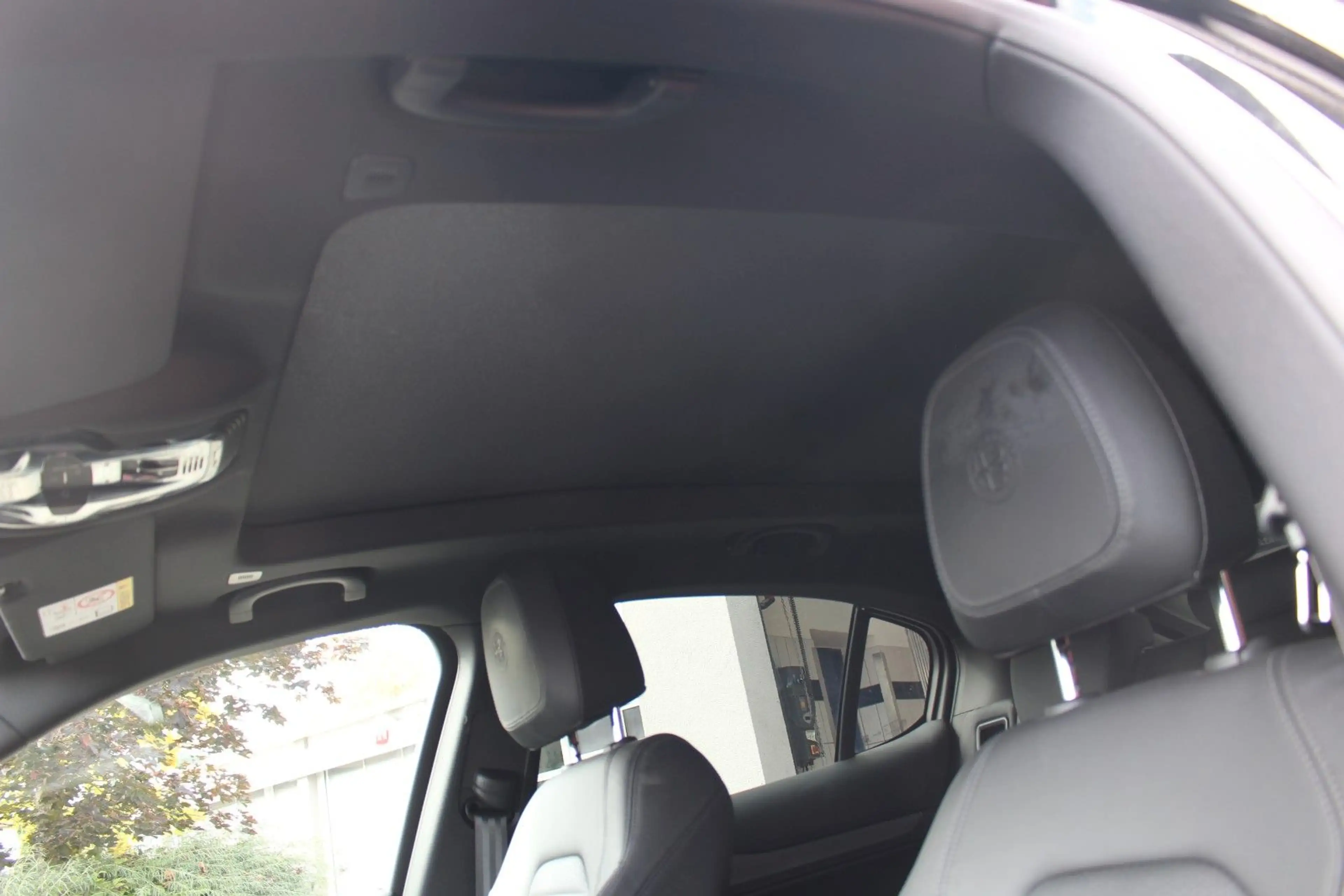 Alfa Romeo Stelvio Veloce Q4 Panorama-Dach — photo 14