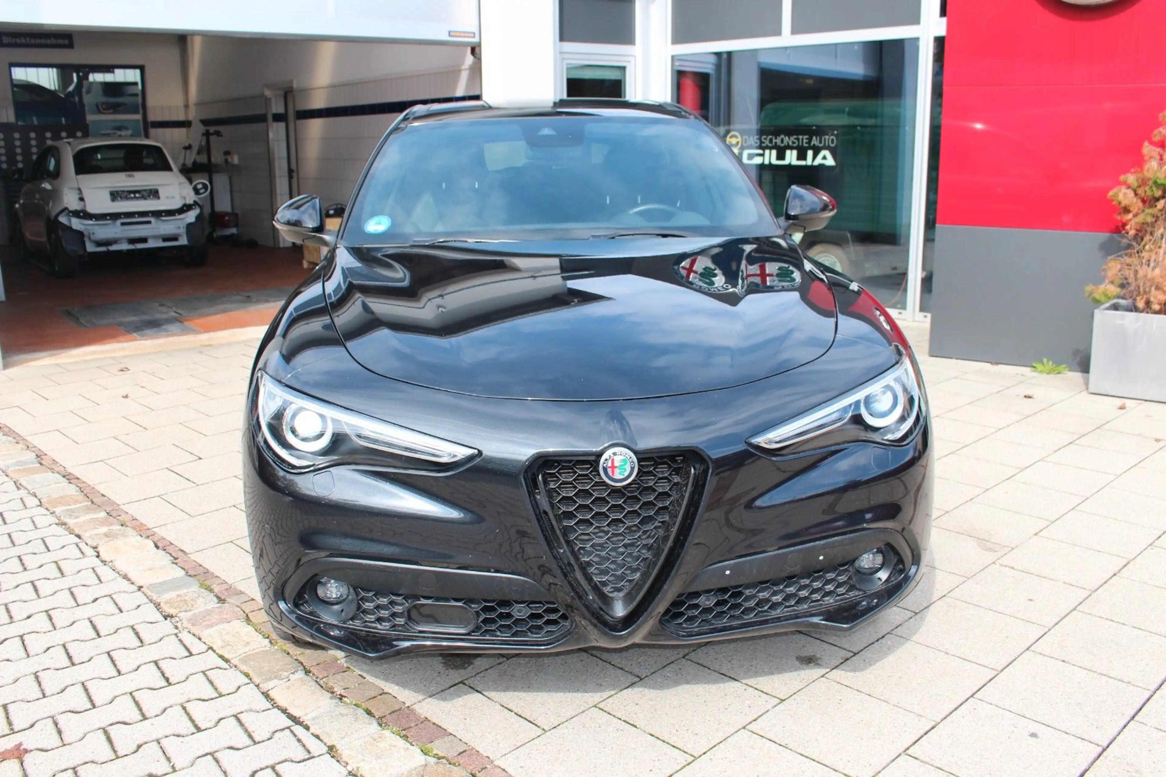 Alfa Romeo Stelvio Veloce Q4 Panorama-Dach — photo 2