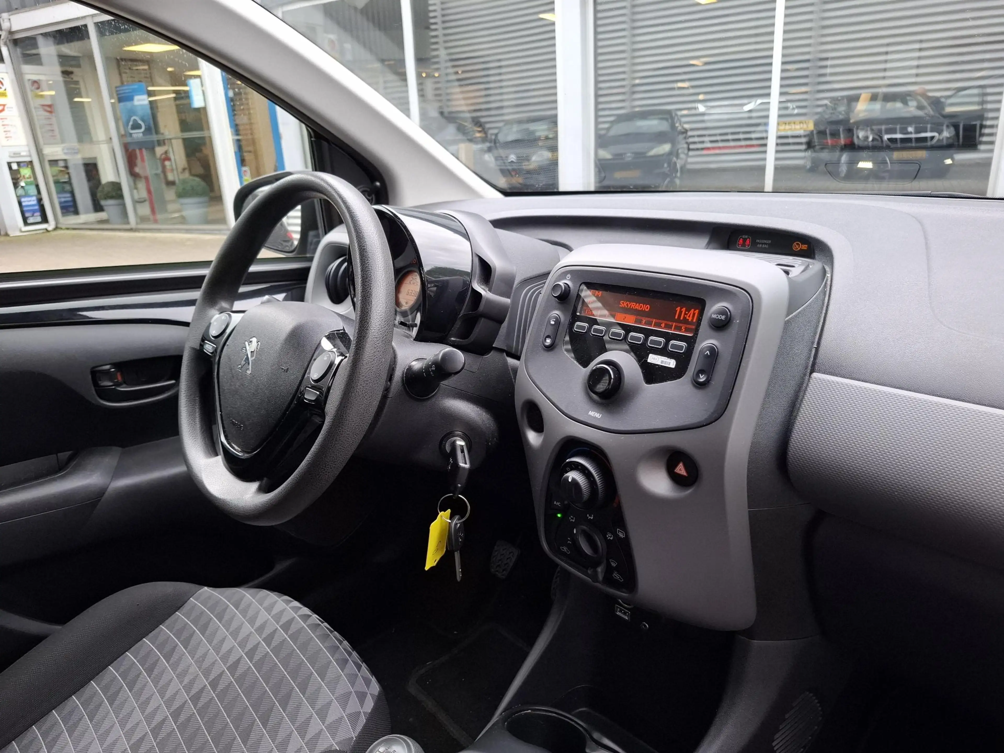 Peugeot 108 1.0 e-VTi 72 Active 5-drs Airco/Bluetooth — photo 8