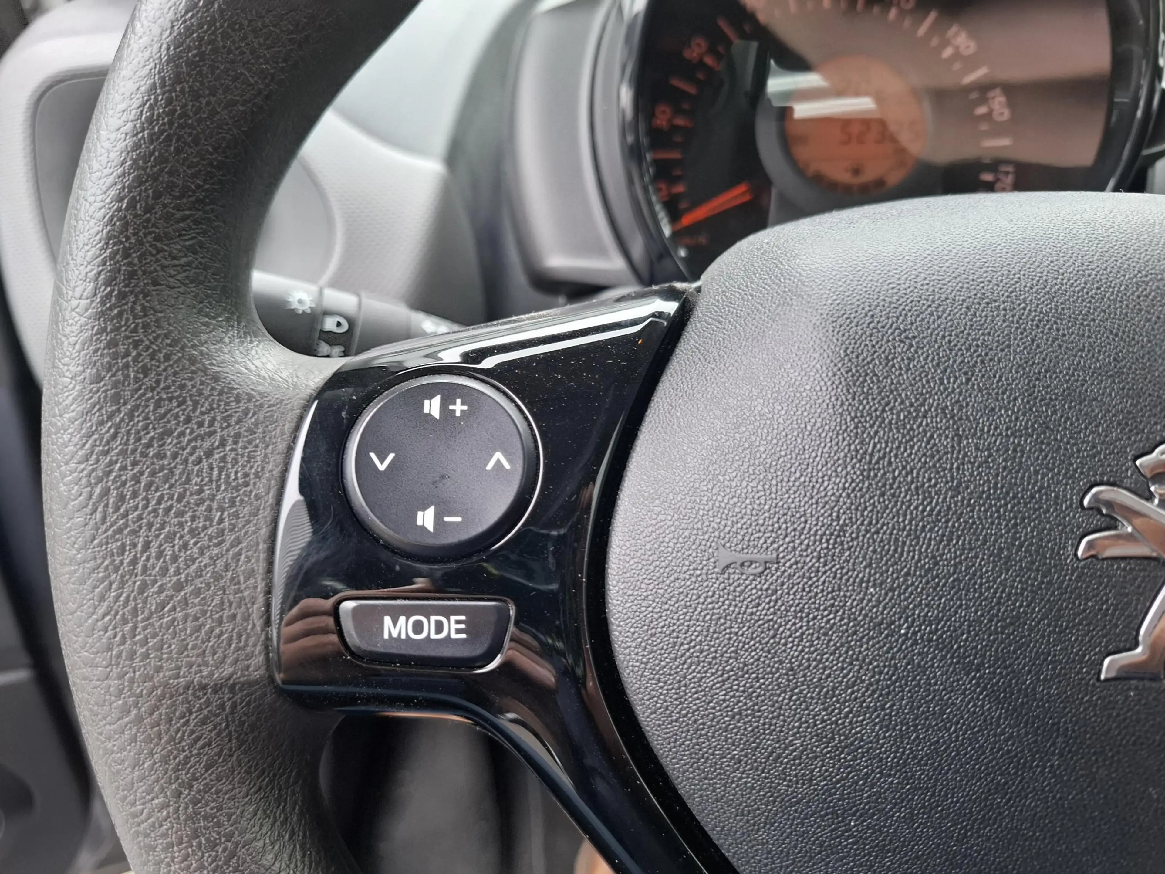 Peugeot 108 1.0 e-VTi 72 Active 5-drs Airco/Bluetooth — photo 14