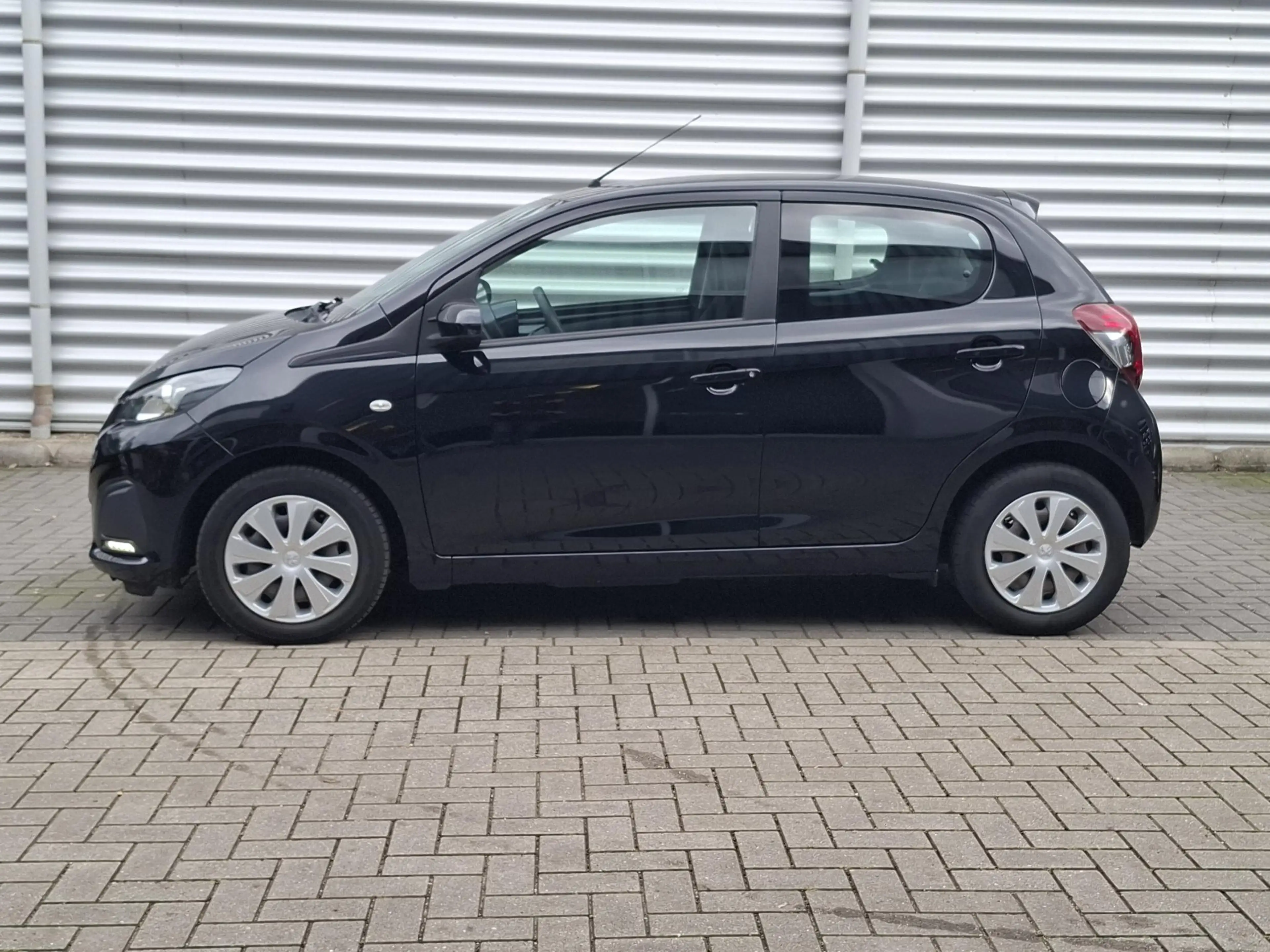 Peugeot 108 1.0 e-VTi 72 Active 5-drs Airco/Bluetooth — photo 2