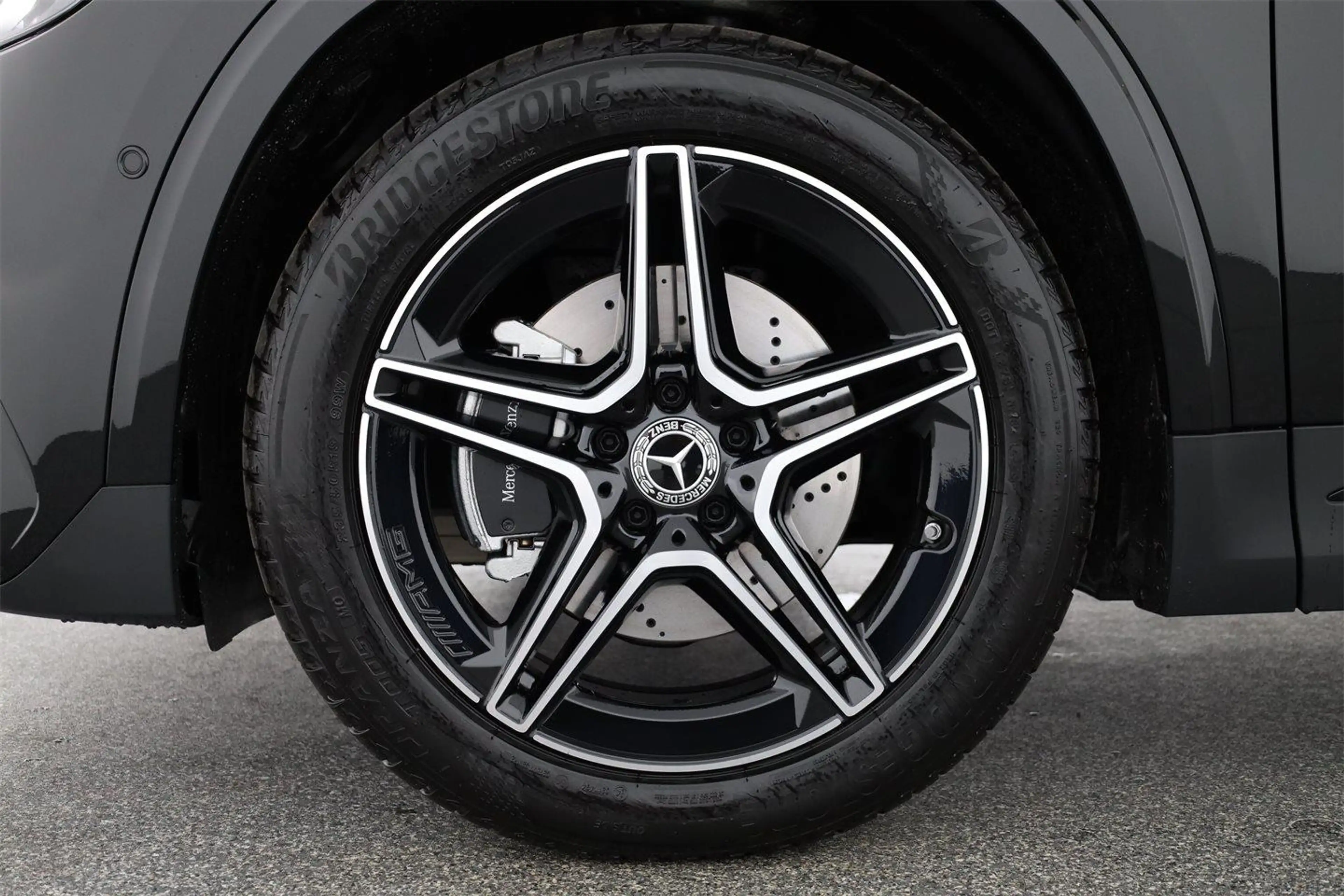 Mercedes-Benz GLA 200 d 4M Österreich-Edition AMG-Line Distronic — photo 11