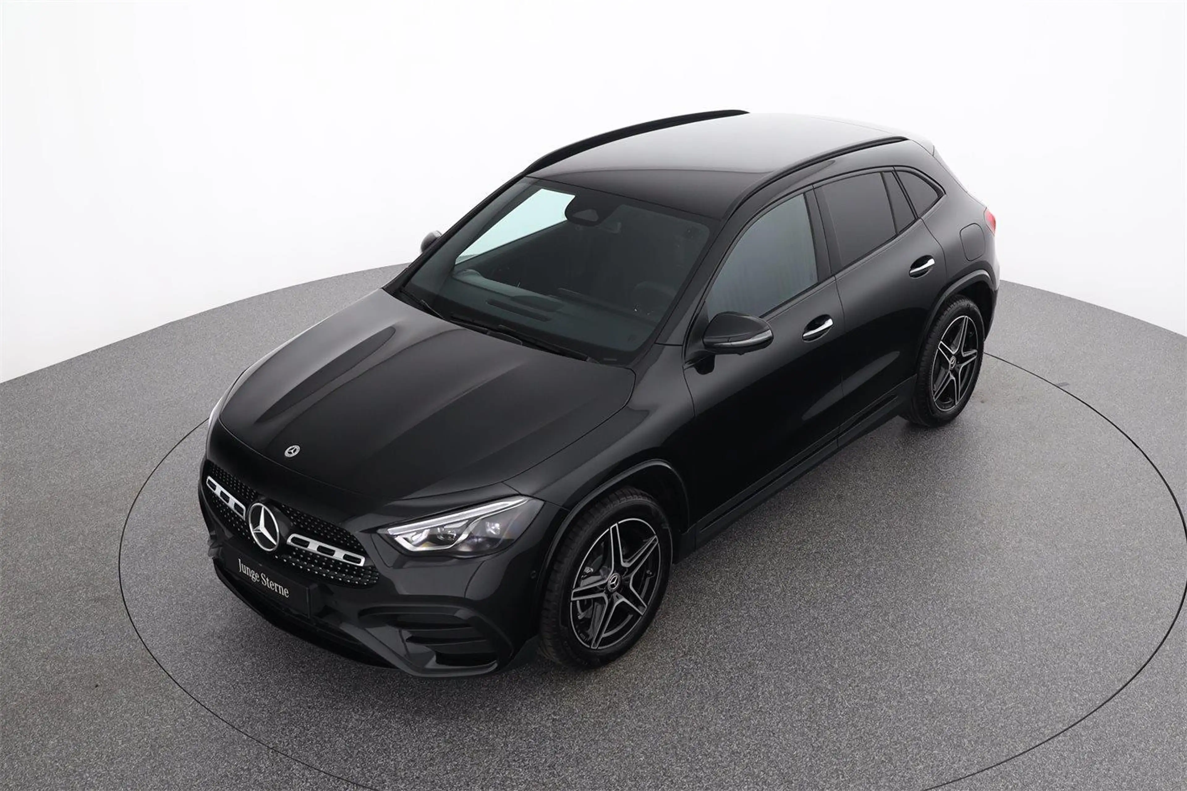 Mercedes-Benz GLA 200 d 4M Österreich-Edition AMG-Line Distronic — photo 8