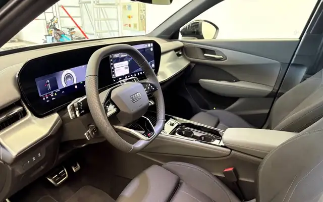Audi Q3 view 10