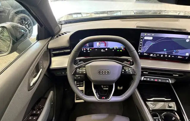 Audi Q3 view 11