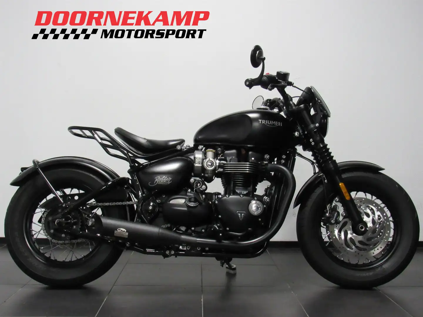Triumph Bonneville Bobber Zwart - 1