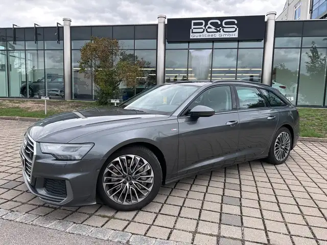 Audi A6 Avant view 5