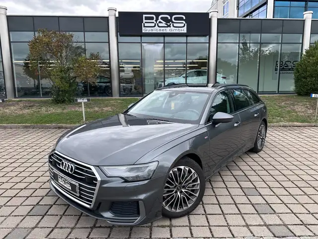 Audi A6 Avant view 2