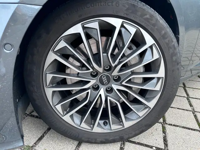 Audi A6 Avant view 4