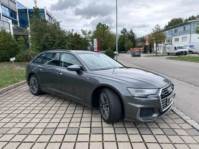 Audi A6 Avant view 9