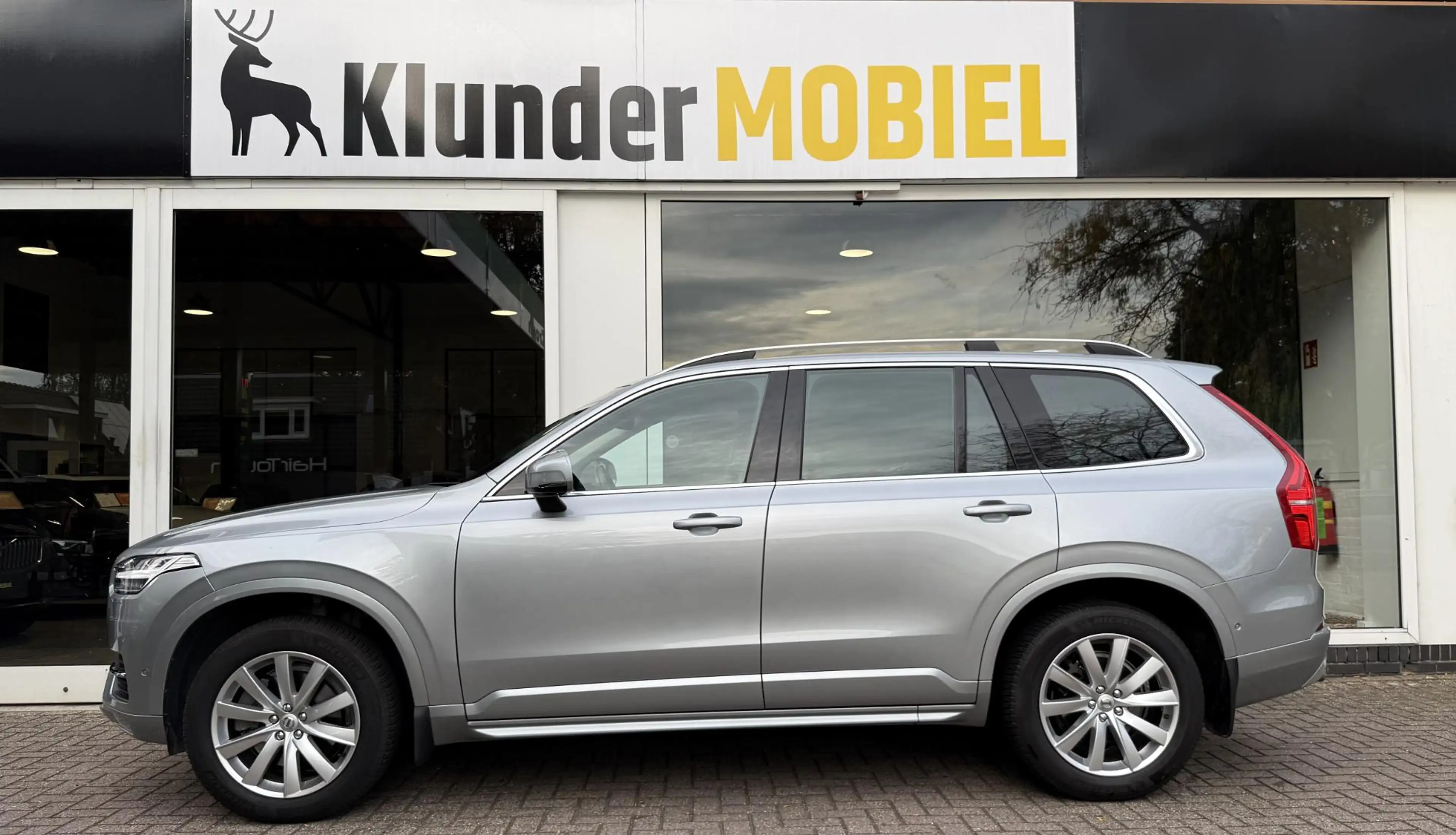 Volvo XC90 2.0 T5 AWD Momentum |360°Camera|Trekhaak|2e Eig| — photo 2